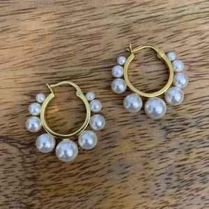 Graduated Pearl Hoops